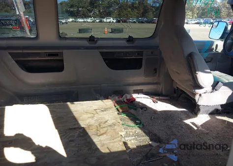 2010 Ford E-350 Super Duty Xl/Xlt from USA, damaged, VIN 1FDNE3BL7ADA19330